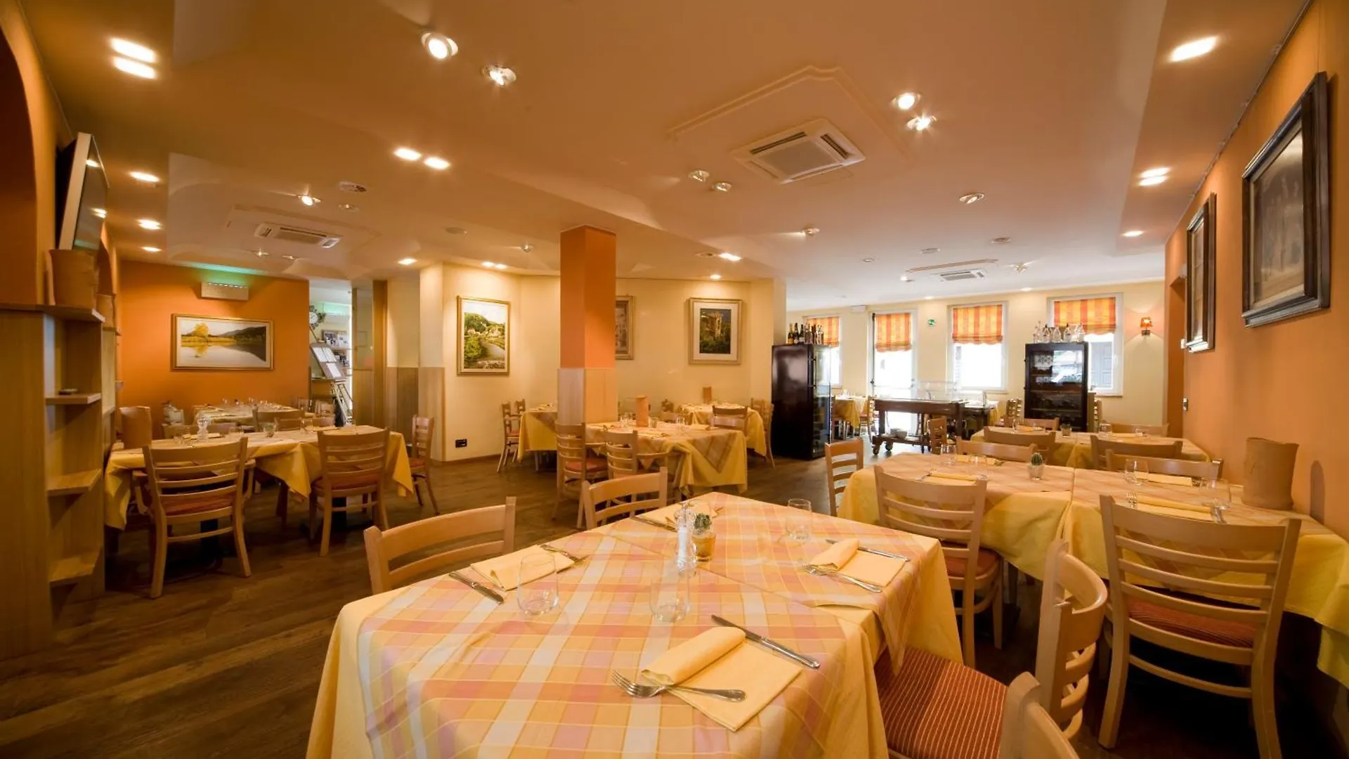 Hotel Concordia Porlezza 3*,  Italy
